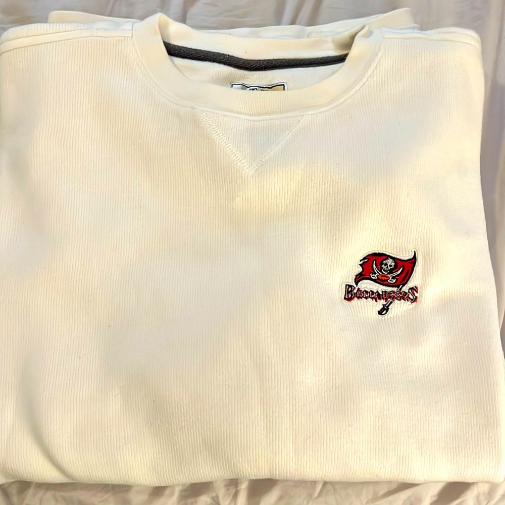 Cutter & Buck Tampa Bay Buccaneers long sleeve knit shirt. Size XXL
